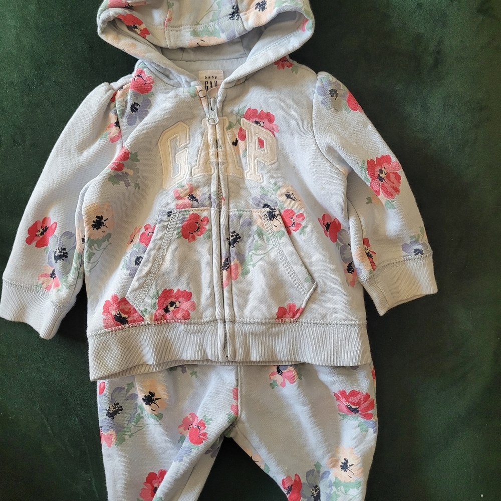 Gap track suit